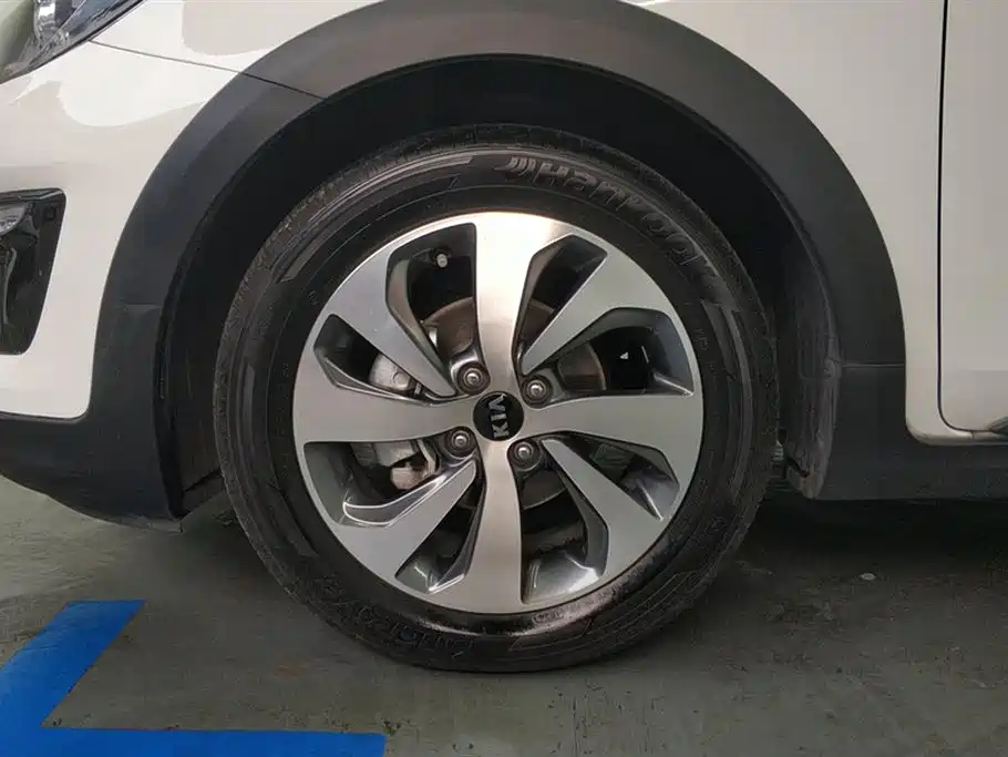 Kia KX CROSS 2018 1.6L Automatic Smart Sunroof Edition фото 6