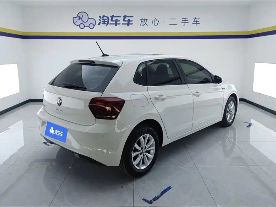 Volkswagen Polo 2021 Plus 1.5L Automatic Colorful Tech Edition фото 3