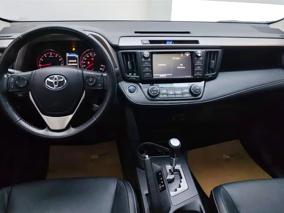 Toyota RAV4 Rongfang 2016 2.0L CVT 2WD Smart (China V) фото 12