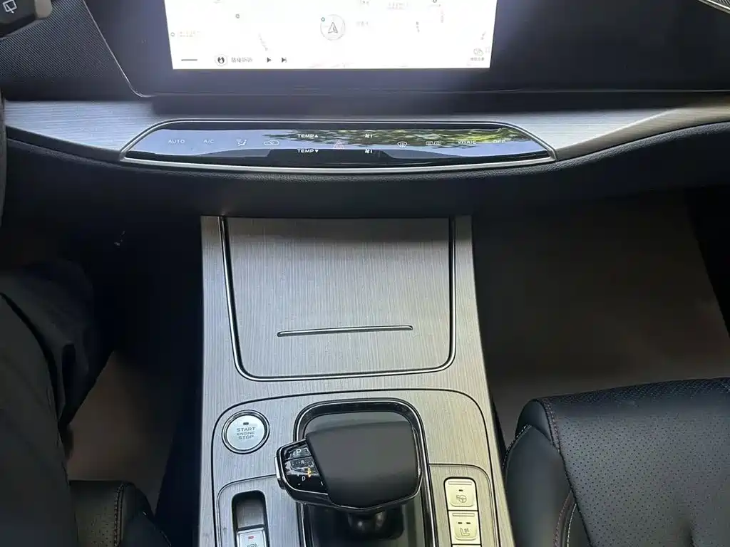 Changan Oshan X7 2021 2021 1.5T Face Recognition Full-Auto Parking Space Leisure Edition