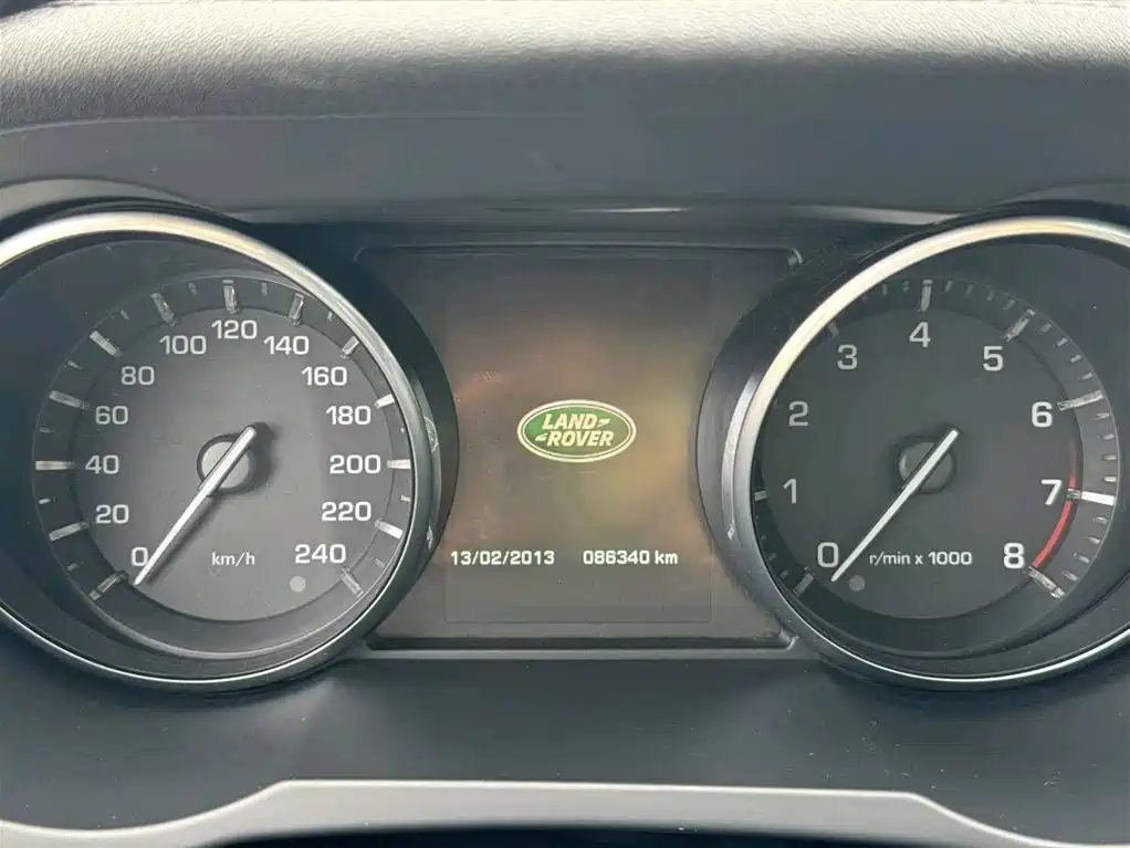 Land Rover Range Rover Evoque 2015 2.0T 5-Door Dynamic Edition фото 2