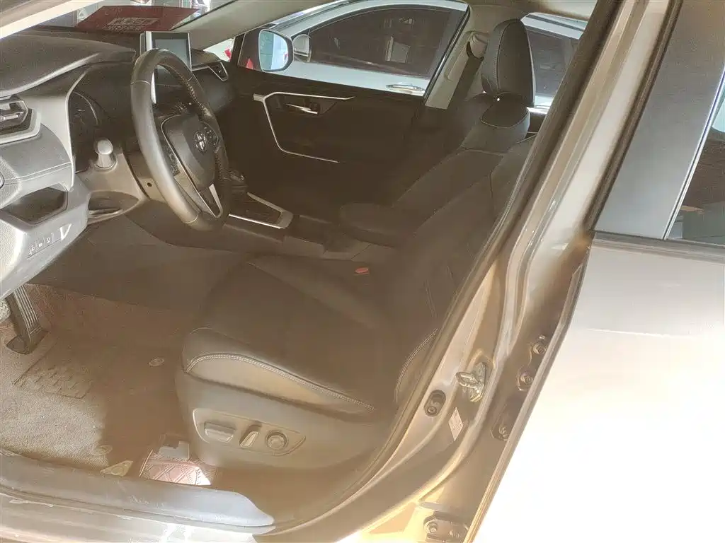 Toyota RAV4 Rongfang 2022 2.0L CVT 2WD Trend Plus Edition фото 14