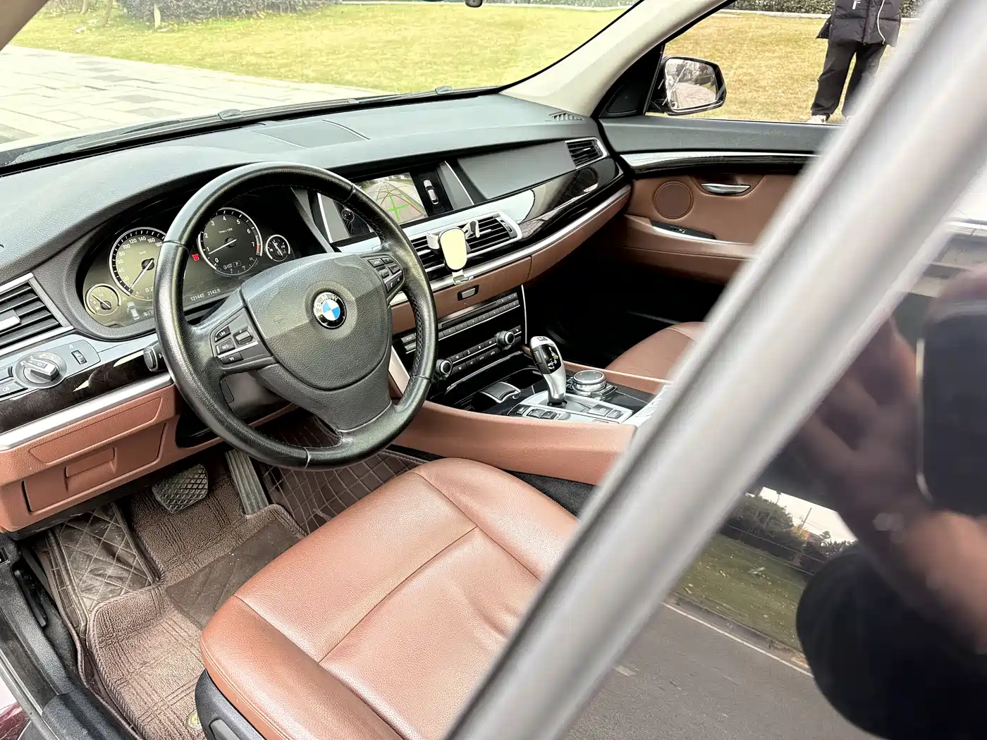 BMW 5 Series GT 2014 528i Leading фото 6
