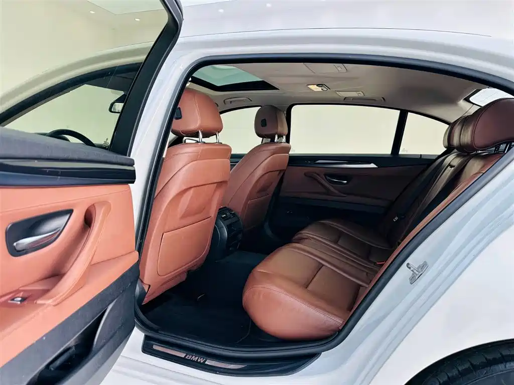 BMW 5 Series 2014 520Li Elegance фото 14