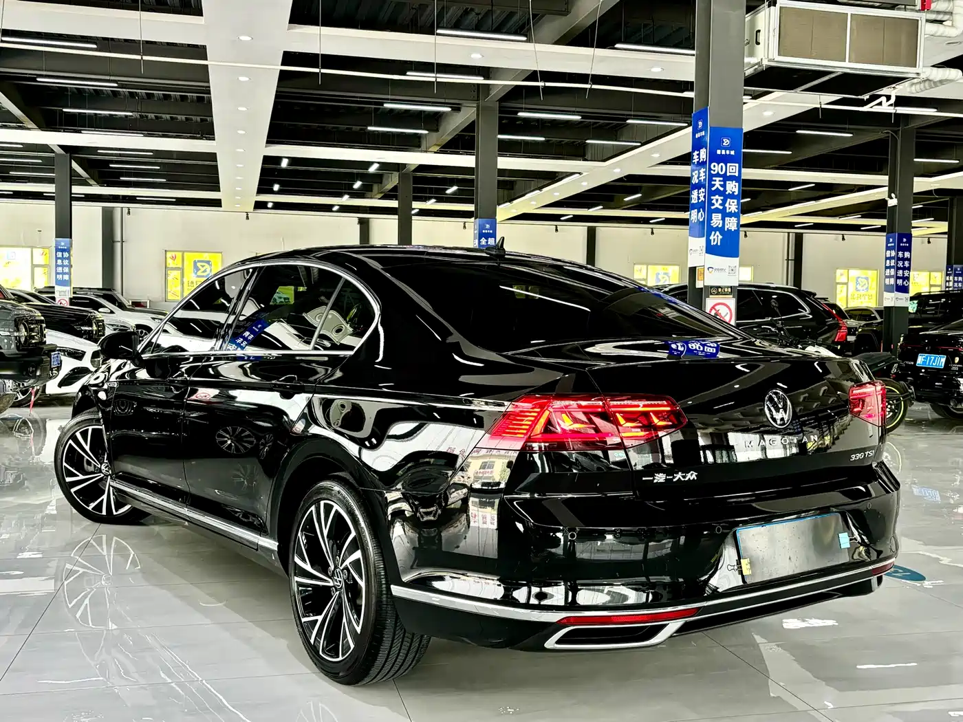Volkswagen Magotan 2021 330TSI DSG 30th Anniversary Edition фото 13