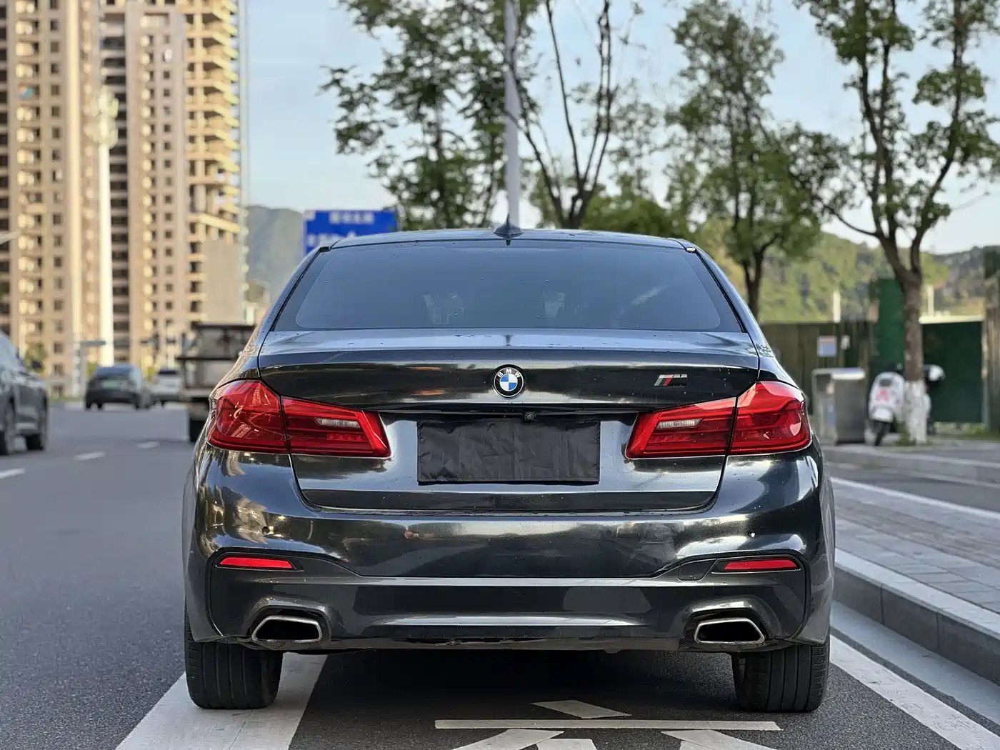 BMW 5 Series 2018 525Li M Sport Package фото 14