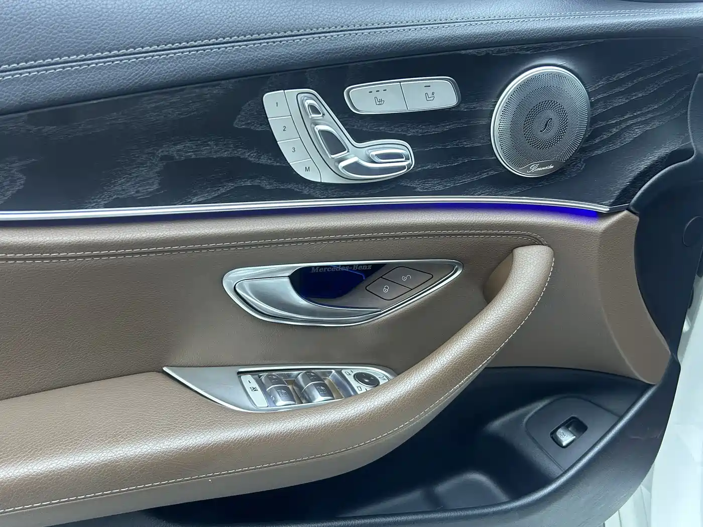 Mercedes-Benz E-Class 2016 E 300 L Sport Fashion Type фото 15