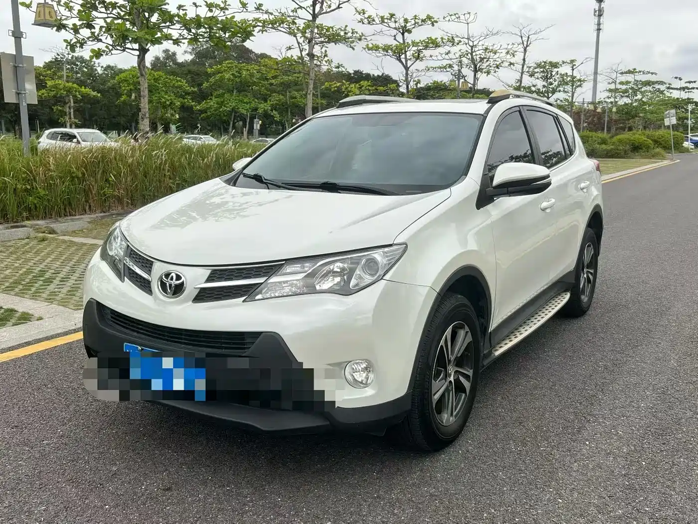 Toyota RAV4 Rongfang 2015 2.0L CVT 4WD Trend Edition фото 2
