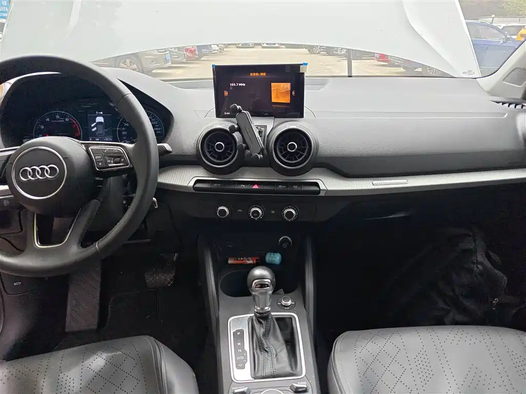 Audi Q2L 2020 35 TFSI Progressive Dynamic Model фото 13