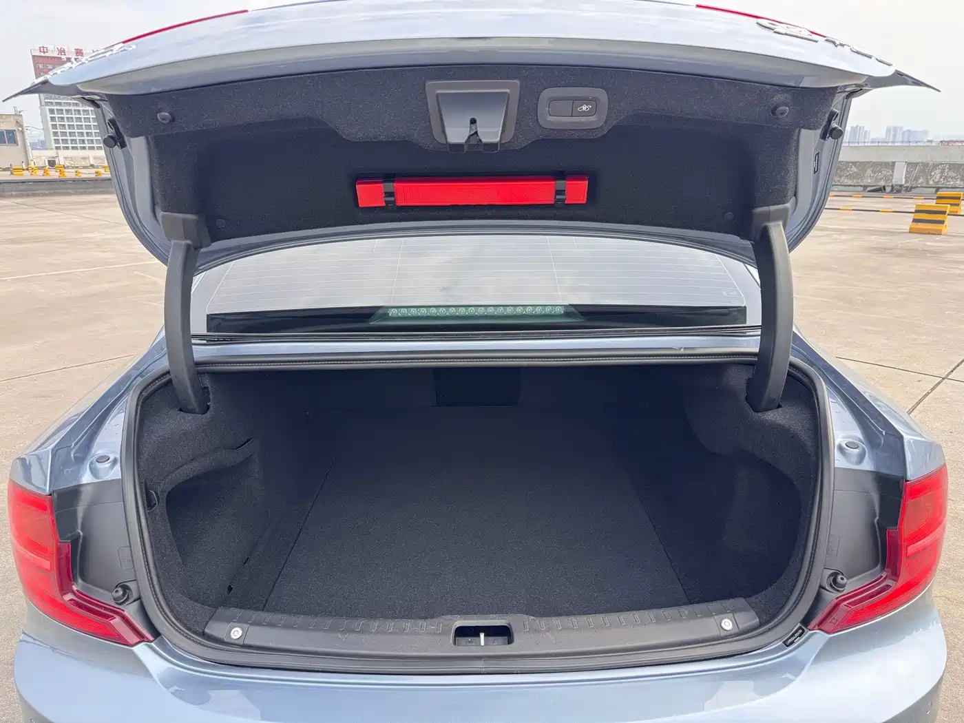 Фото 9 - Volvo S90