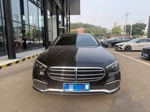 Mercedes-Benz E-Class 2021 E 300 L Fashion — фото 3