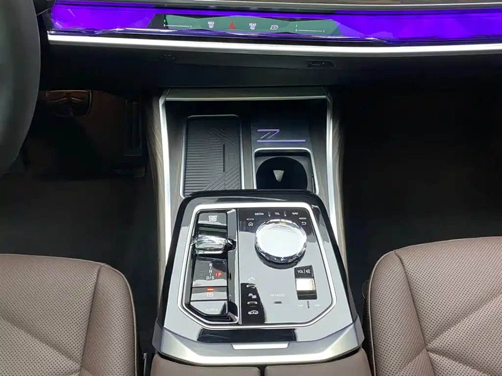 BMW 7-SERIES