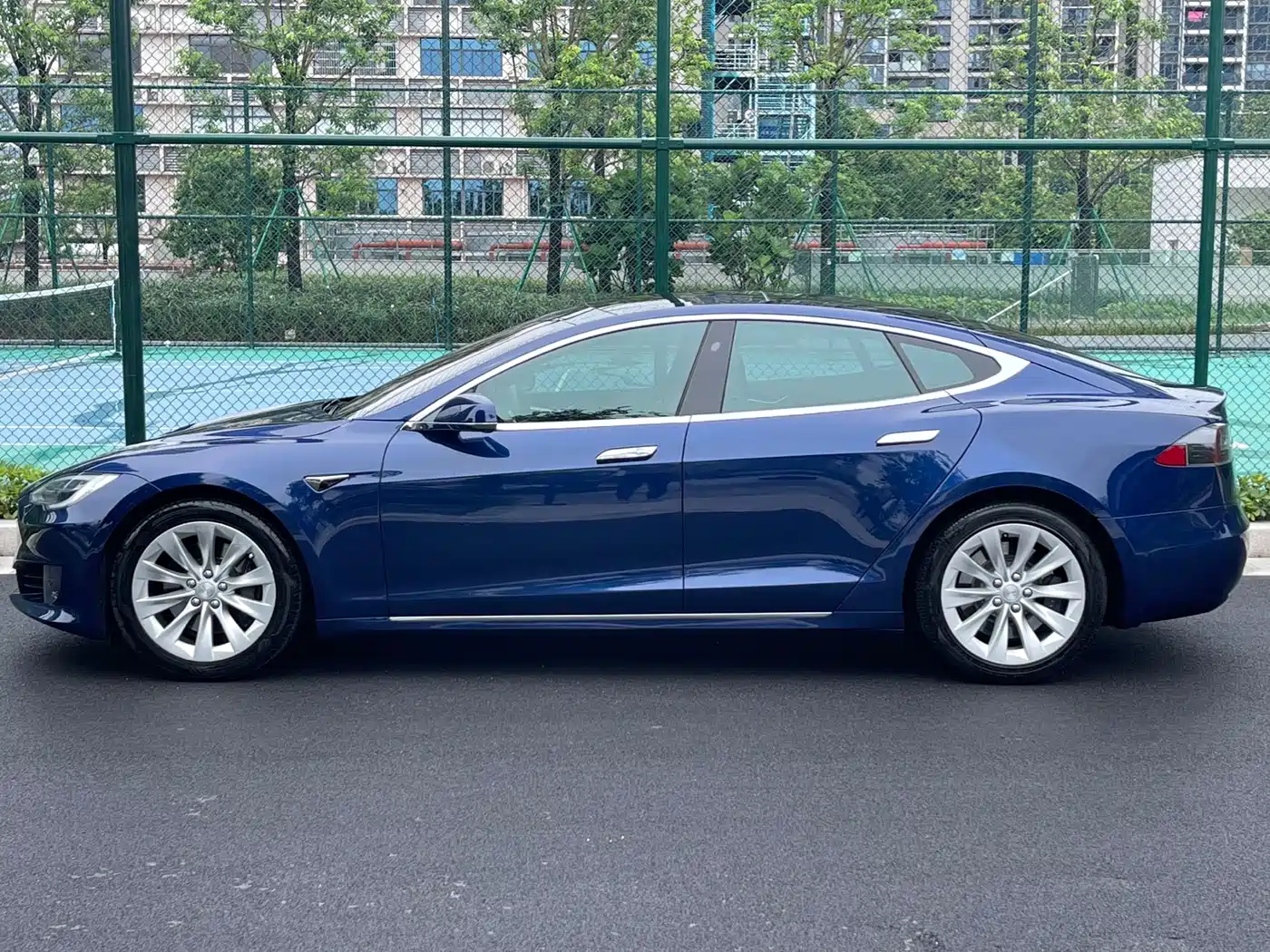 TESLA MODEL S