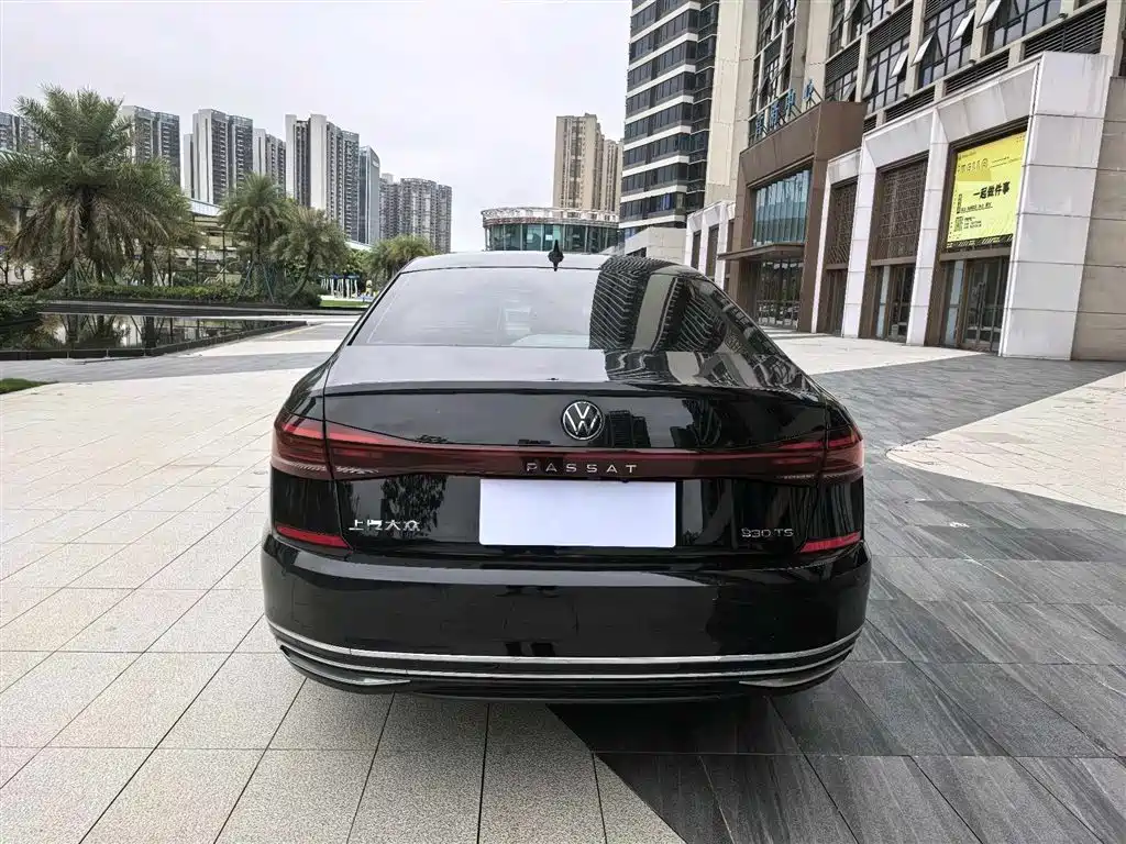 Volkswagen Passat 2024 330TSI Starlight Elite Edition фото 8