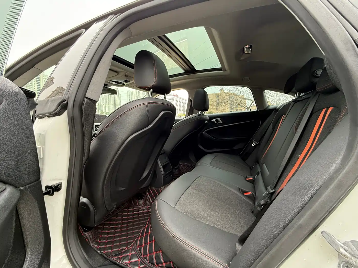 BMW 2 Series (Import) 2023 225i 4-Door Coupe M Sport Shadowline Package фото 8