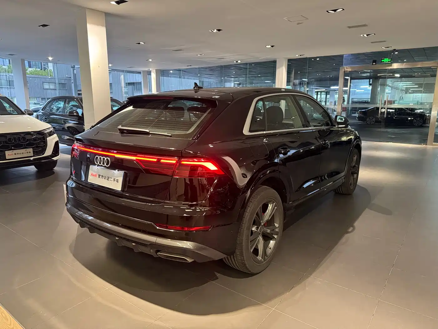 Audi Q8 2024 55 TFSI Luxury Sport фото 6
