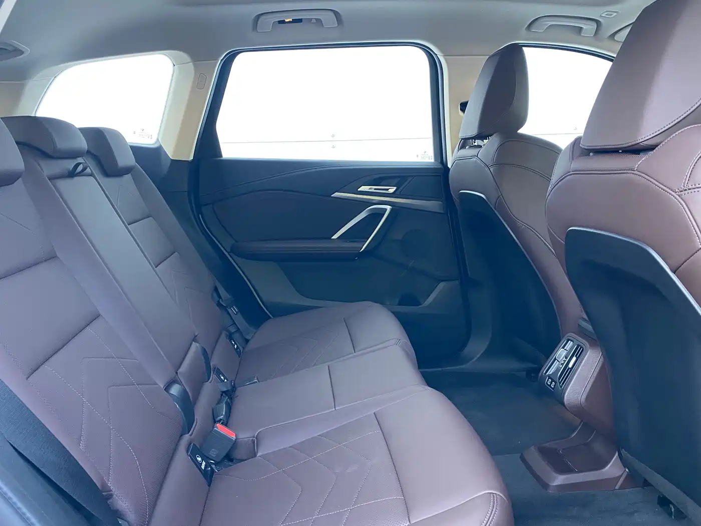 BMW iX1 2025 eDrive25L M Sport Package фото 11