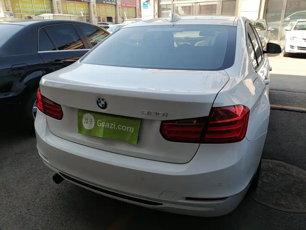 Photo 6 - BMW 3 Series