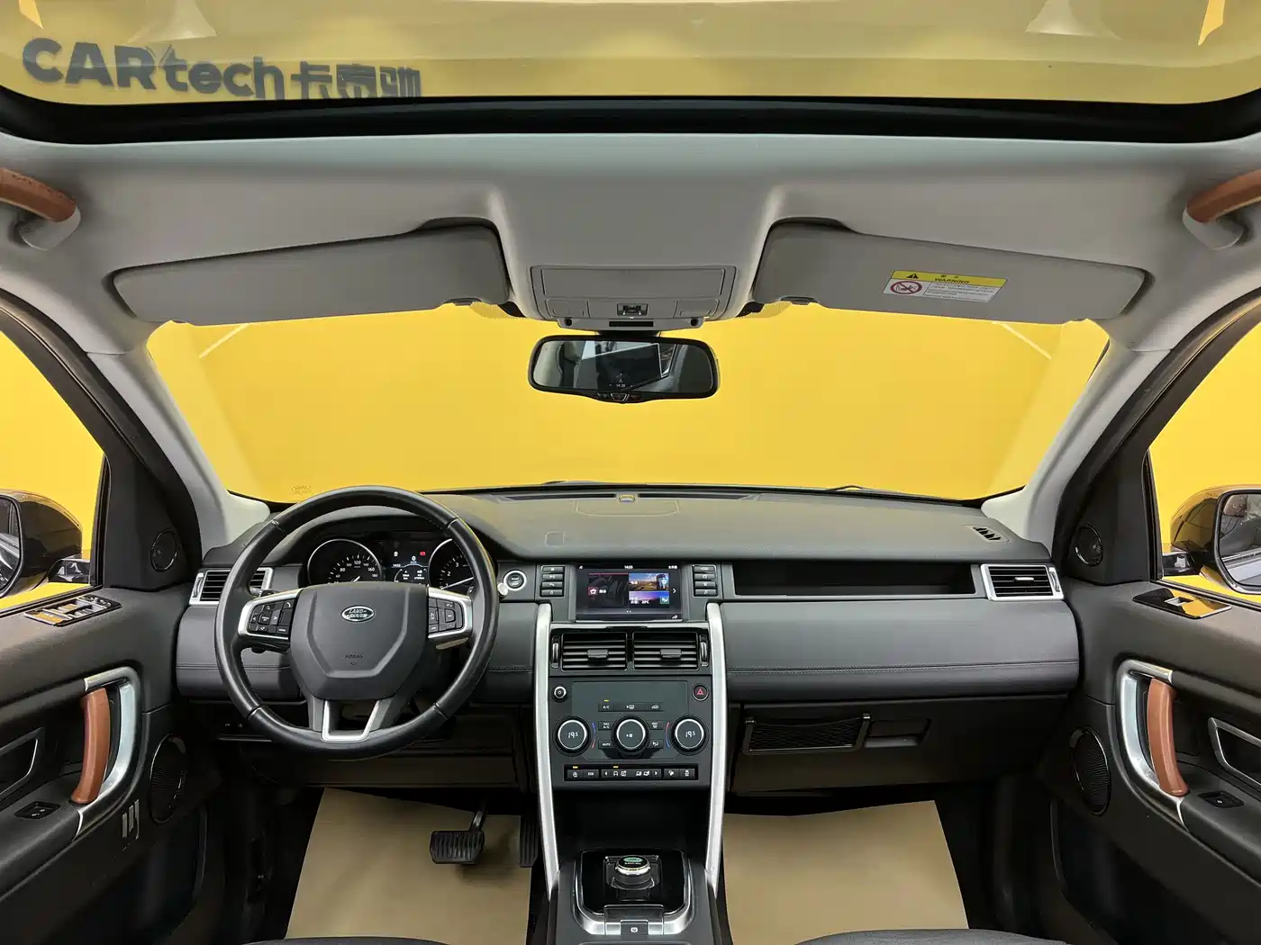 Land Rover Discovery Sport 2018 240PS SE Edition фото 19
