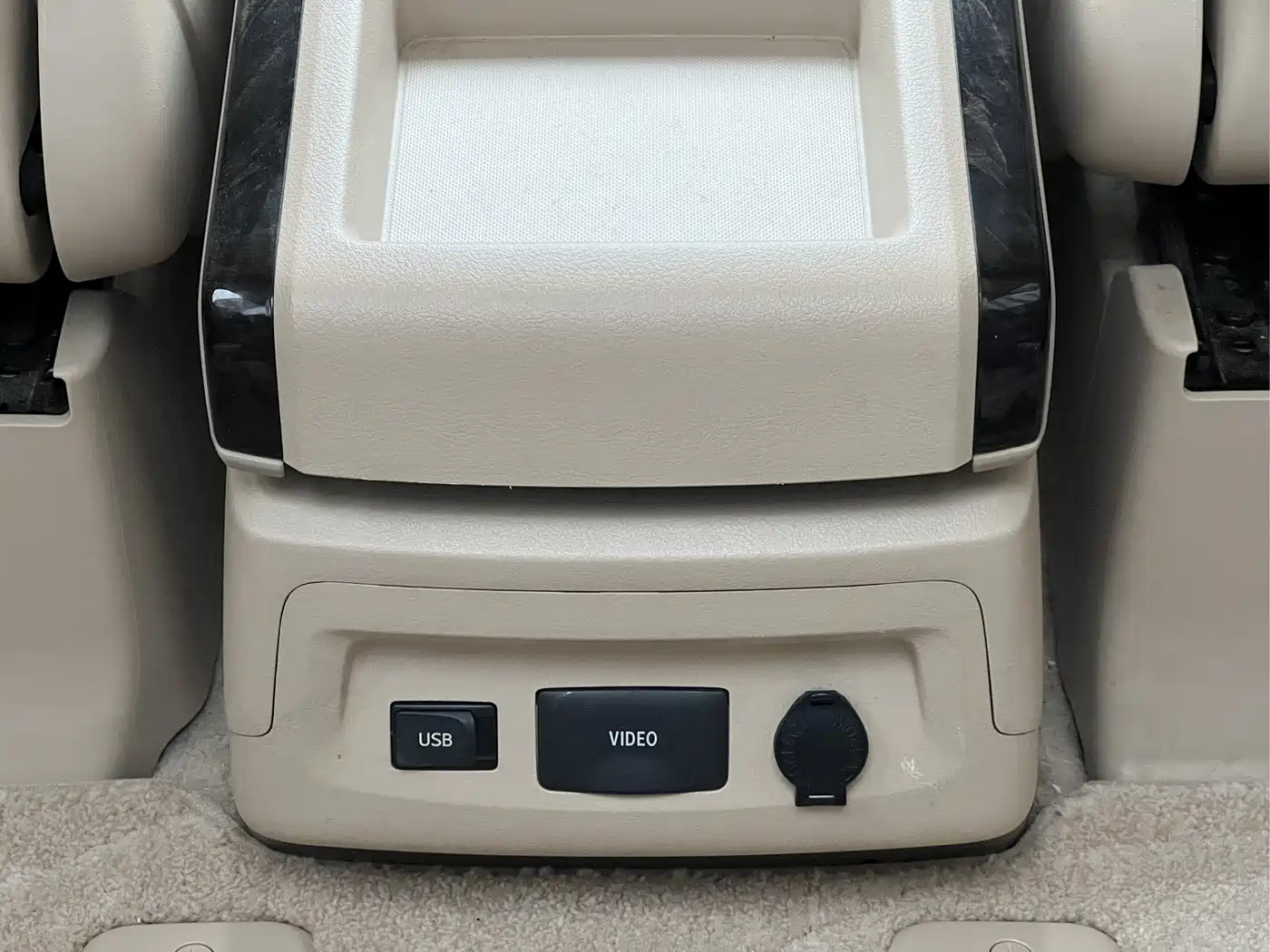 Toyota Alphard 2012 3.5L Luxury Edition фото 19