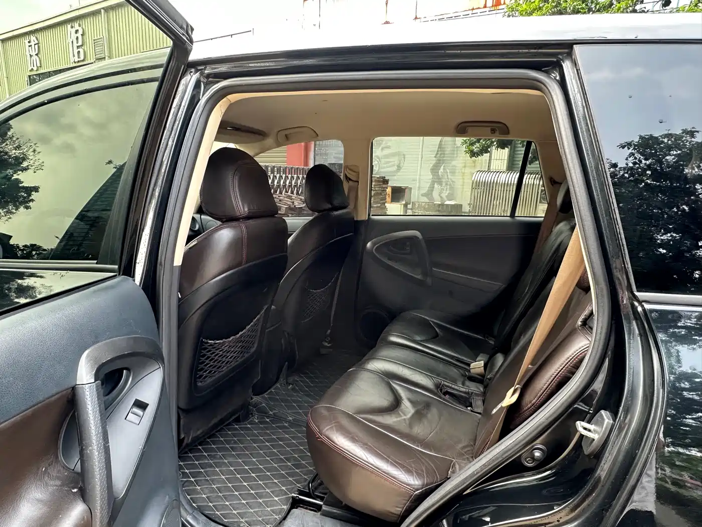 Toyota RAV4 Rongfang 2011 2.0L Automatic Classic Edition фото 5