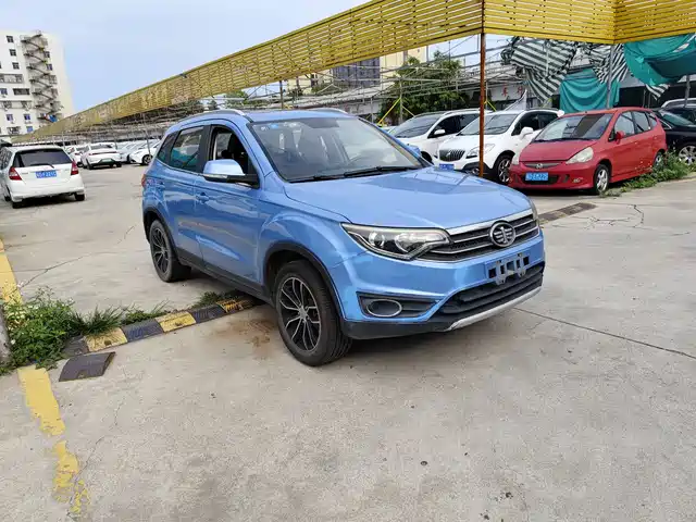 FAW XENIA R7