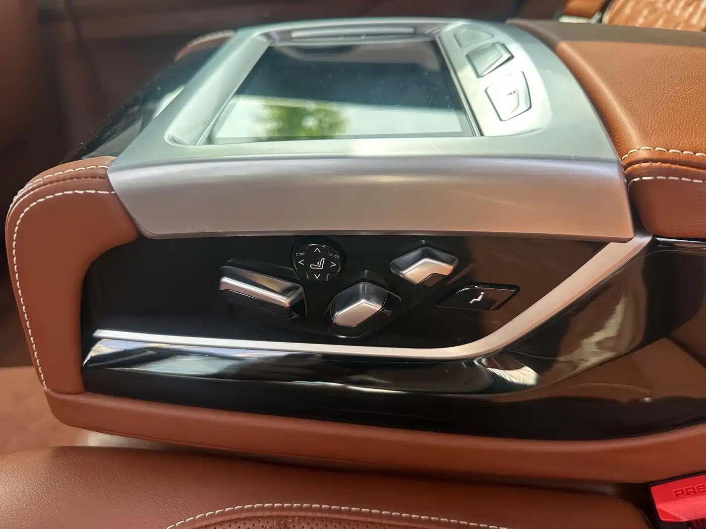 BMW 7 Series 2019 740Li xDrive Executive M Sport Package фото 11