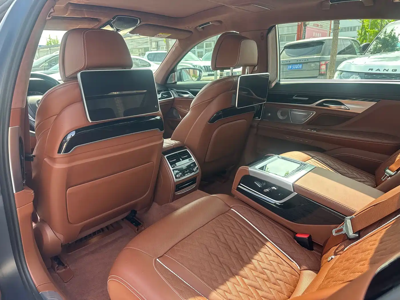 BMW 7 Series 2019 740Li xDrive Executive M Sport Package фото 9