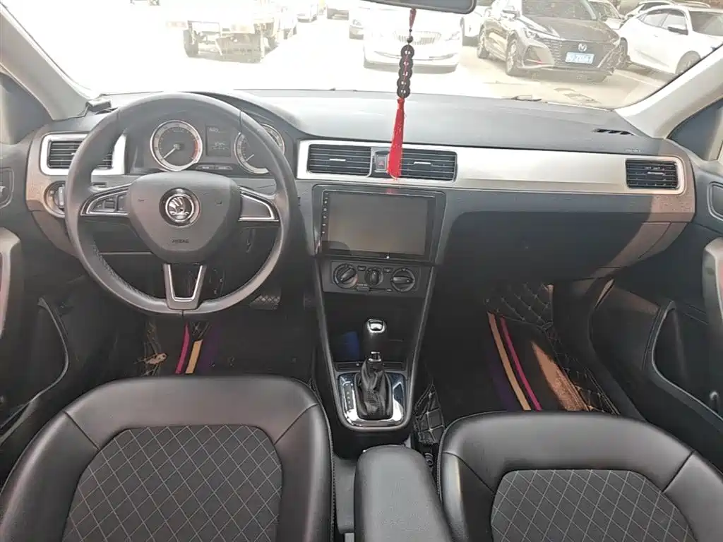 Škoda Rapid 2019 1.5L Automatic Comfort China V фото 10