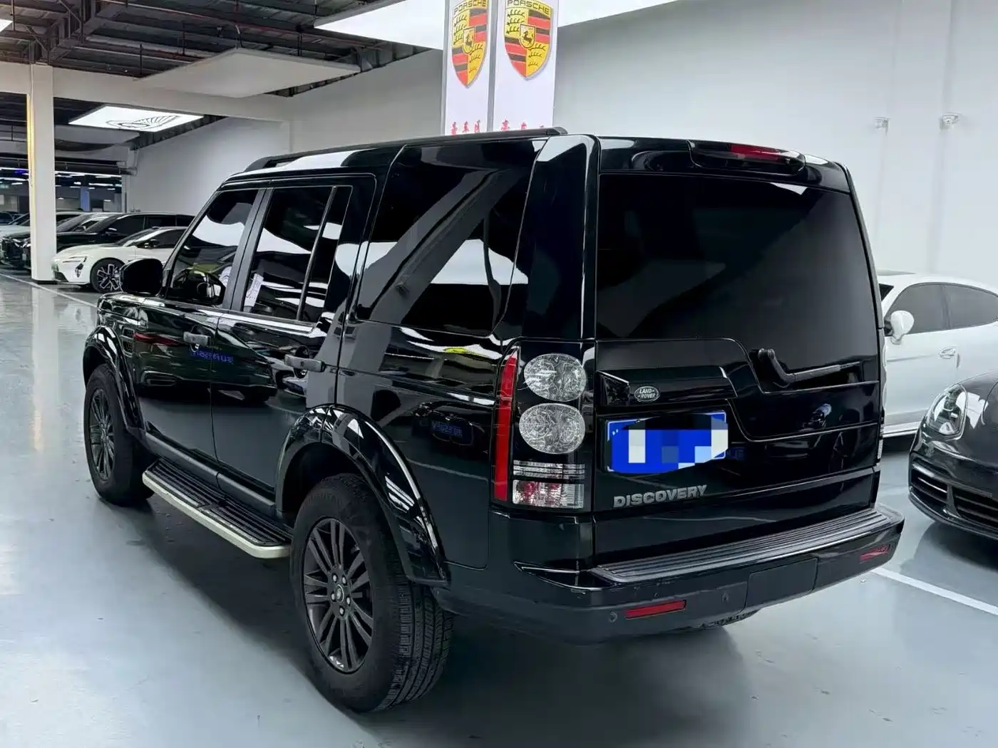 Land Rover Discovery 2015 3.0 SC V6 SE фото 8