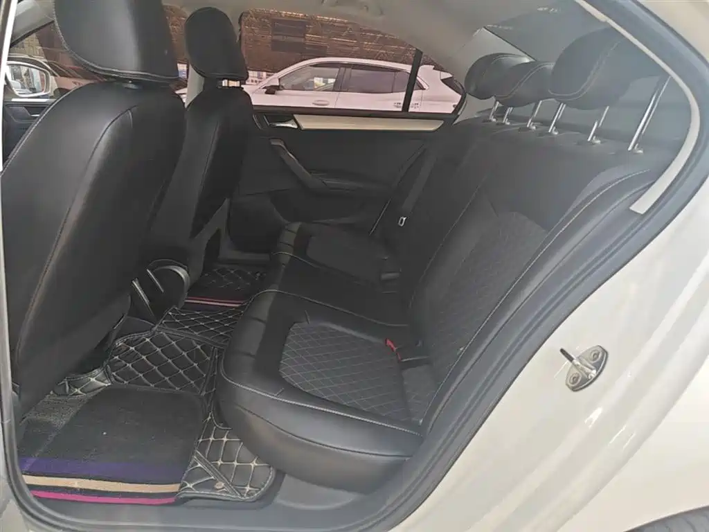 Škoda Rapid 2019 1.5L Automatic Comfort China V фото 17