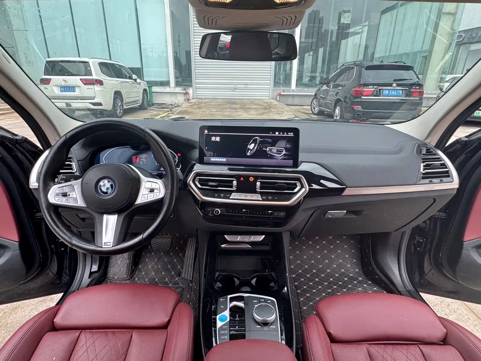 Фото 6 - BMW iX3