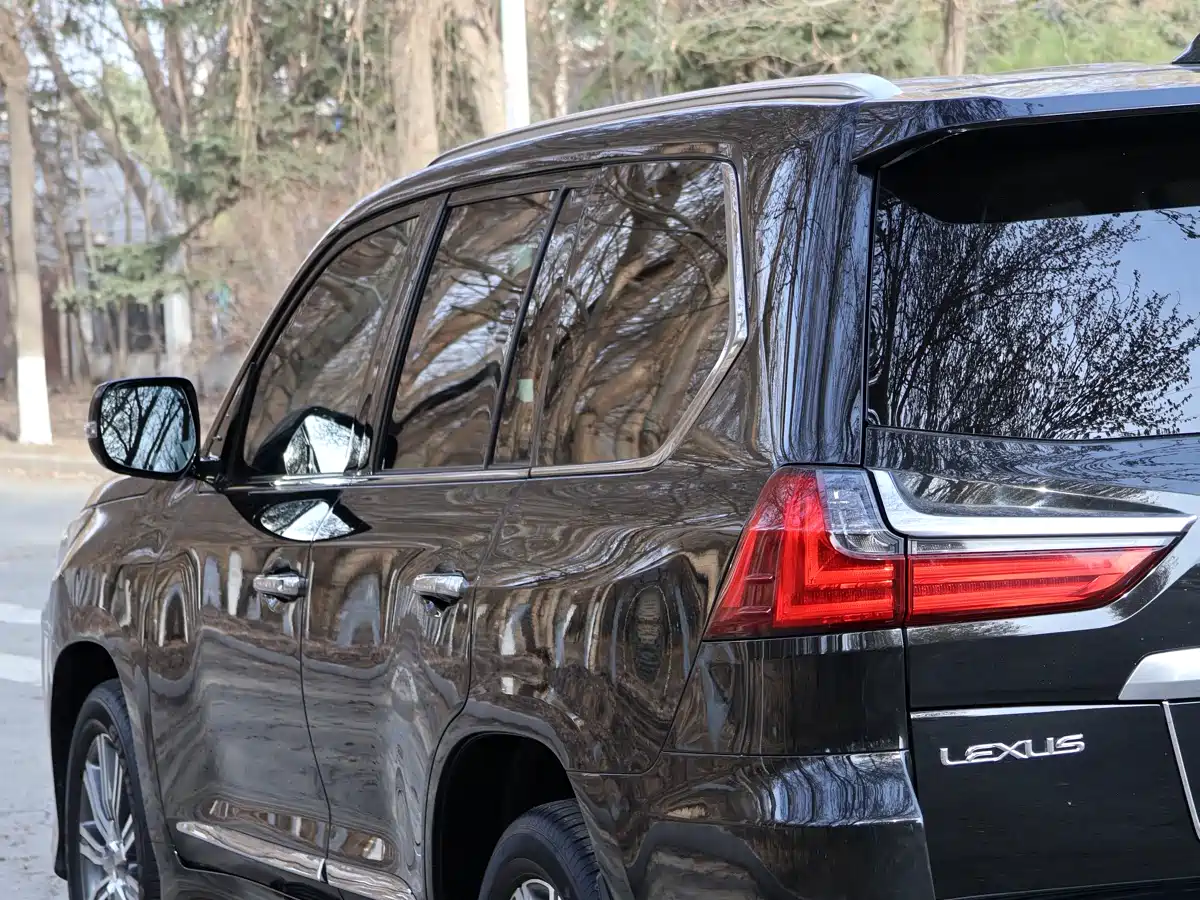 Lexus LX 2016 570 Luxury Premium Edition фото 13