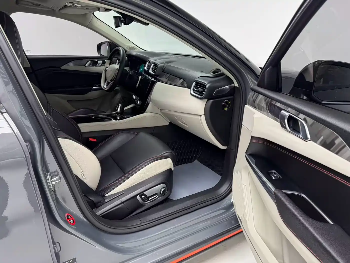 Lynk & Co 02 2018 Model 1.5T DCT 2WD Yao Pro Edition China V фото 12