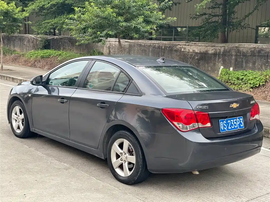 Chevrolet Cruze 2012 1.6L SE AT фото 4