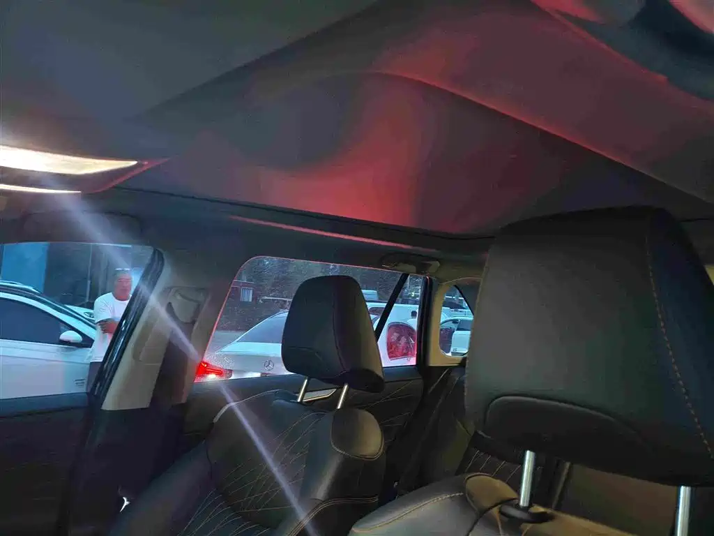 Фото 7 - Toyota RAV4