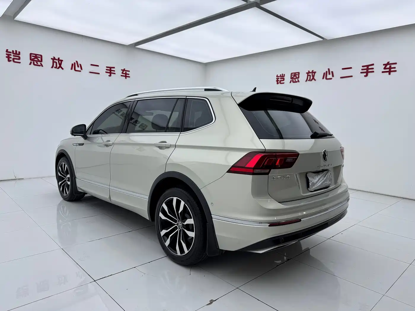 Volkswagen Tiguan L 2021 330TSI Automatic 2WD R-Line Premium фото 4