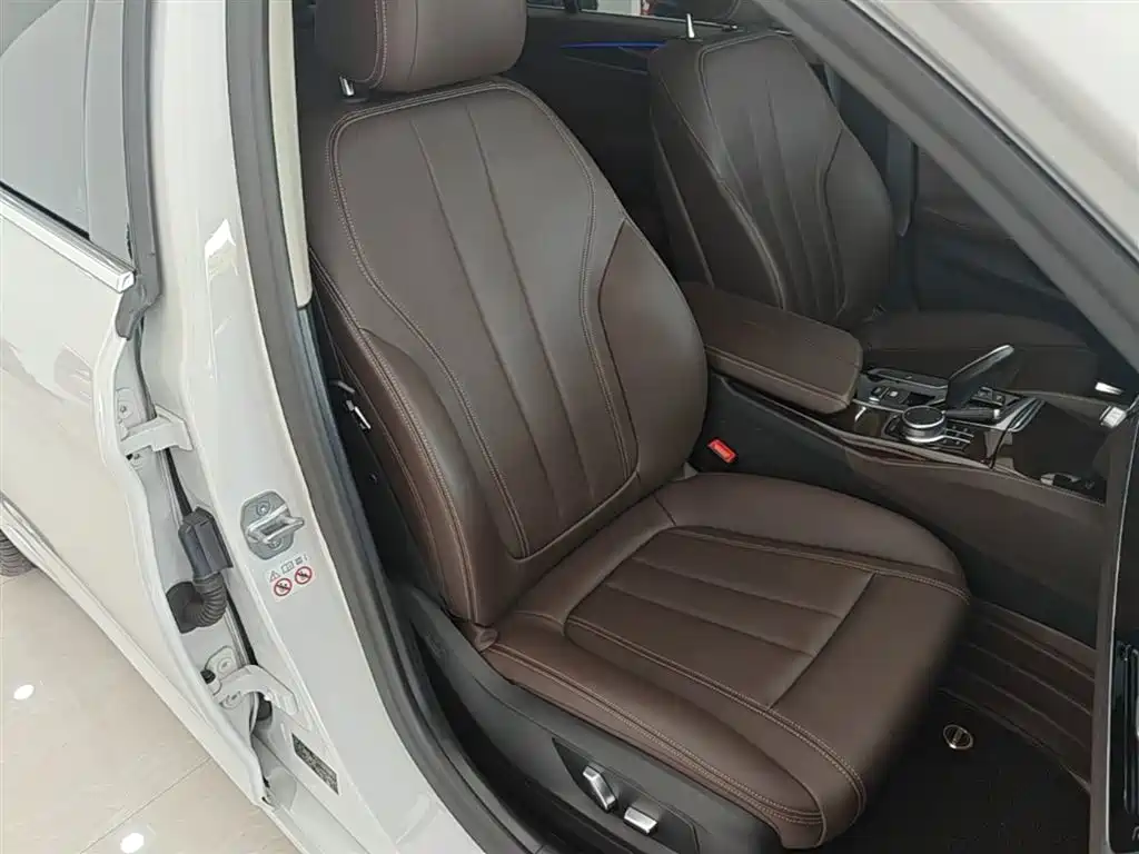 BMW 5 Series 2020 525Li Luxury Package фото 25