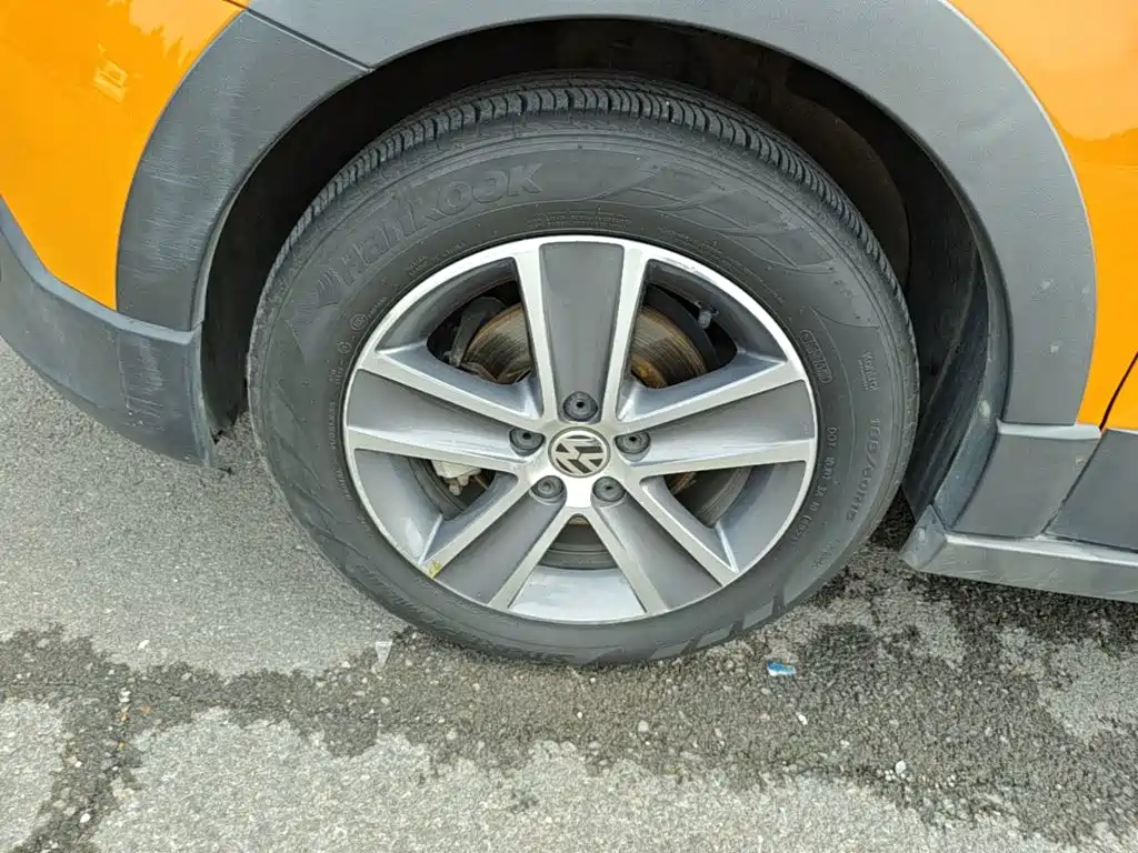 Volkswagen Polo 2014 2012 1.6L Cross Polo AT