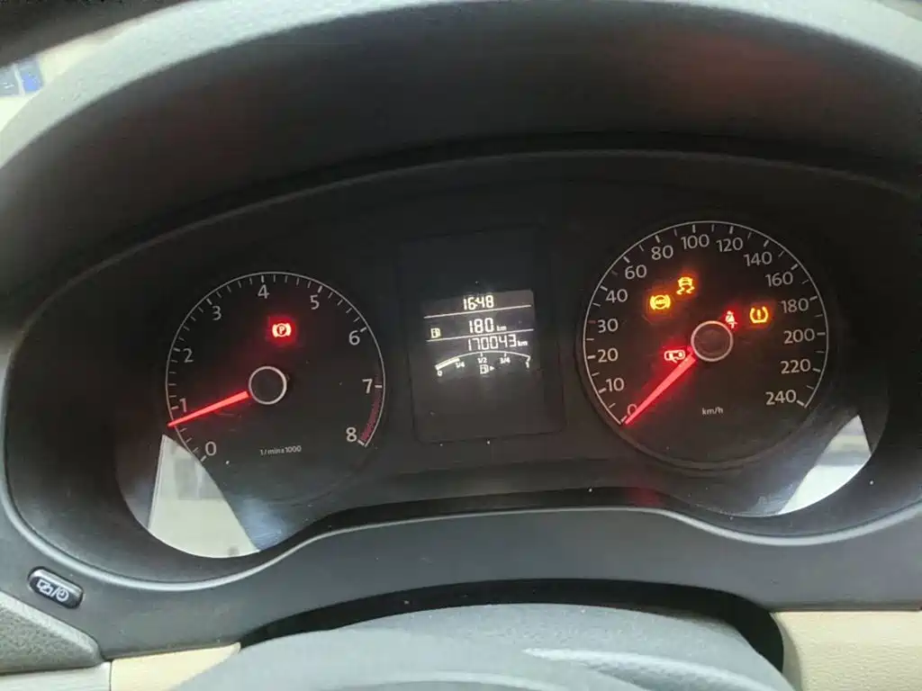 Photo 4 - Volkswagen Sagitar