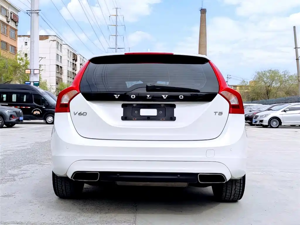 Фото 5 - Volvo V60