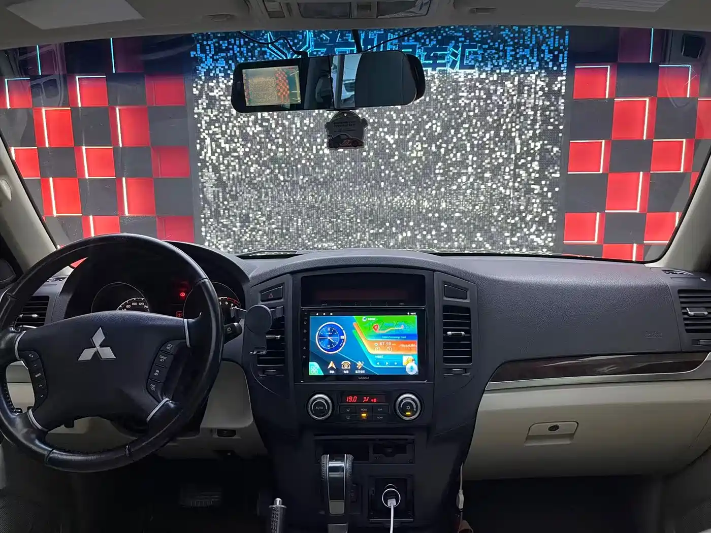 Mitsubishi Pajero (Import) 2014 3.0L Elite Edition фото 11