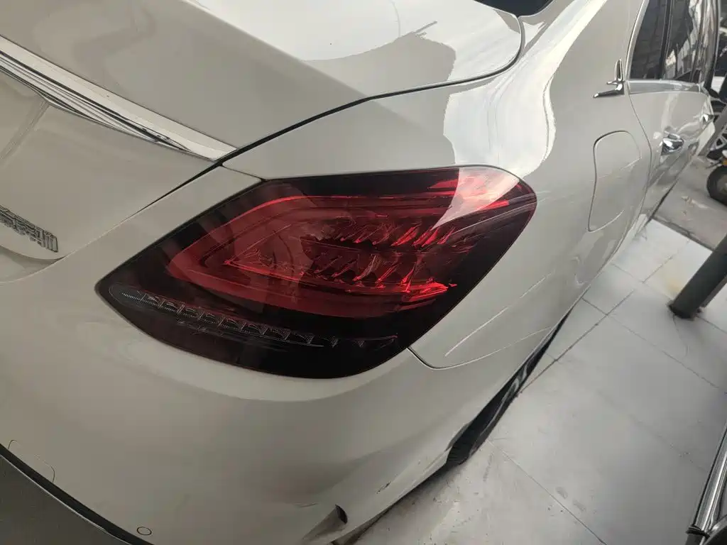 Фото 25 - Mercedes-Benz C-Class