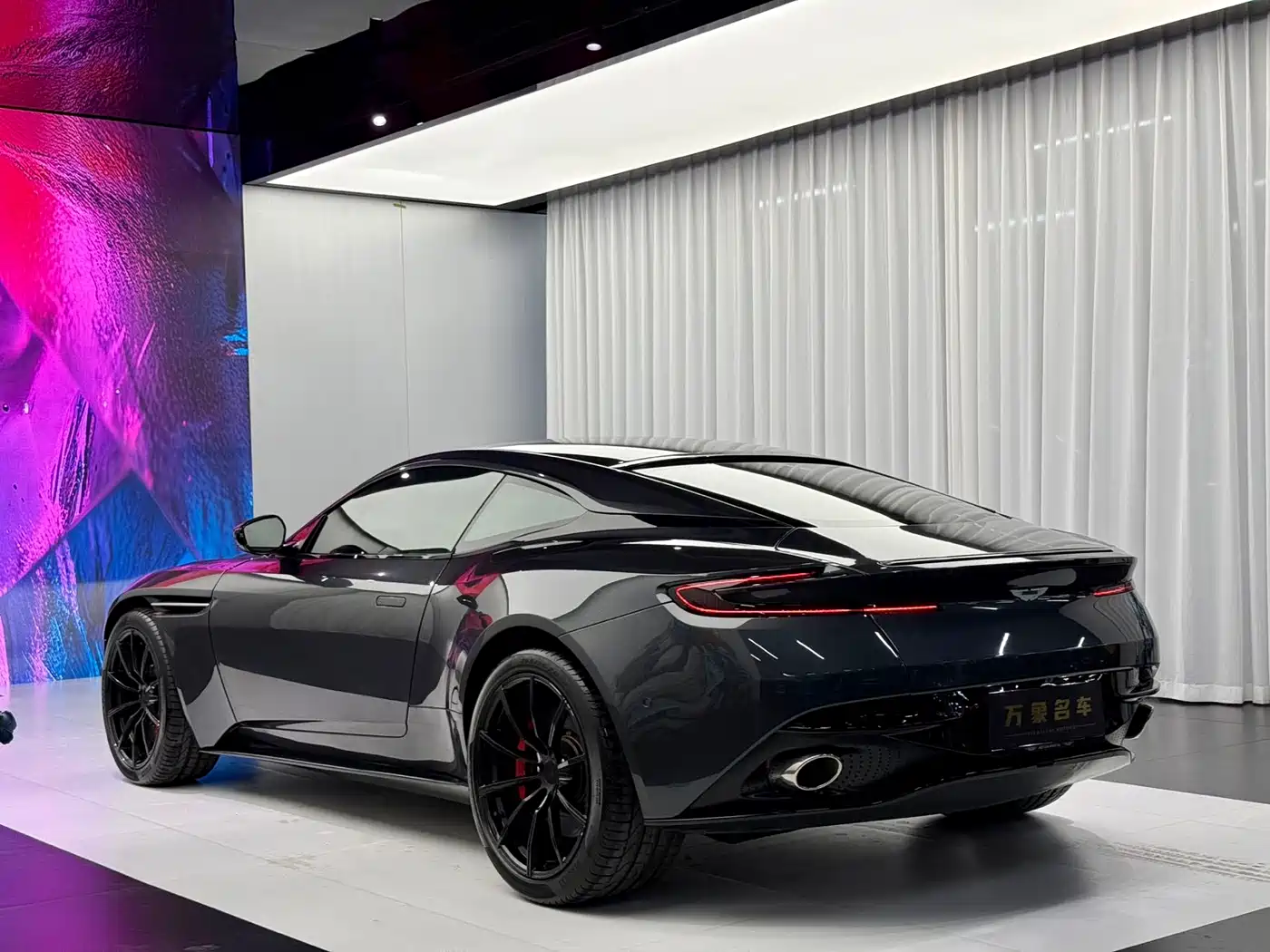Aston Martin DB11 2020 2019 Model 4.0T V8 Coupe