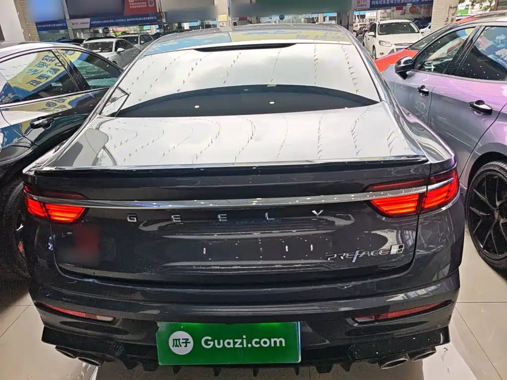 Фото 4 - Geely Preface