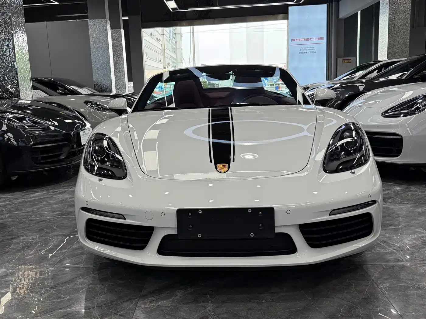 Porsche 718 2022 Boxster 2.0T фото 2