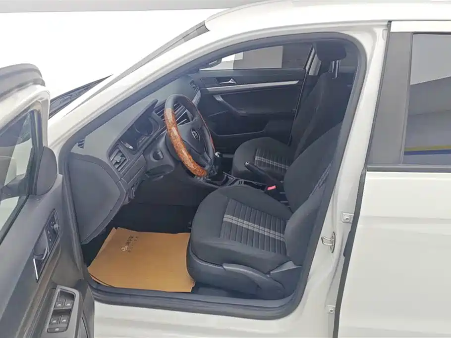 Volkswagen Lavida 2019 Lavida Start 1.5L Manual Trend (China VI) фото 9