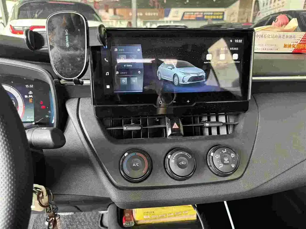 Photo 6 - Toyota Corolla