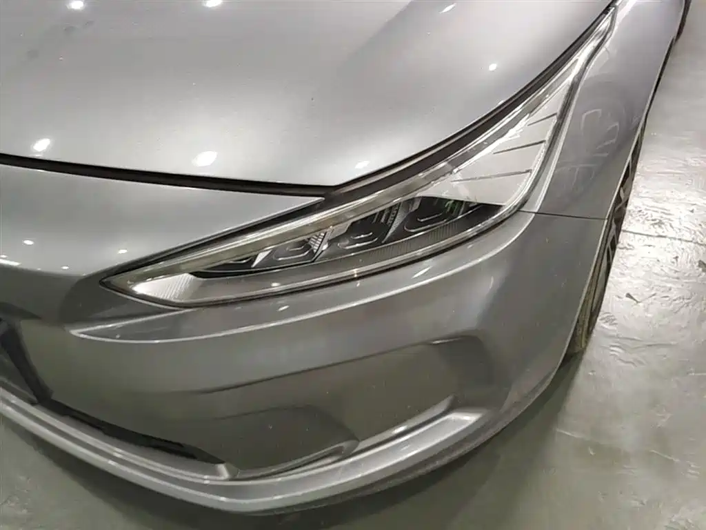 Фото 24 - Geely Geometry A