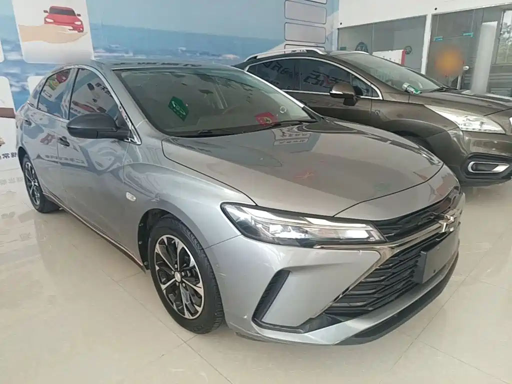 CHEVROLET CRUZE
